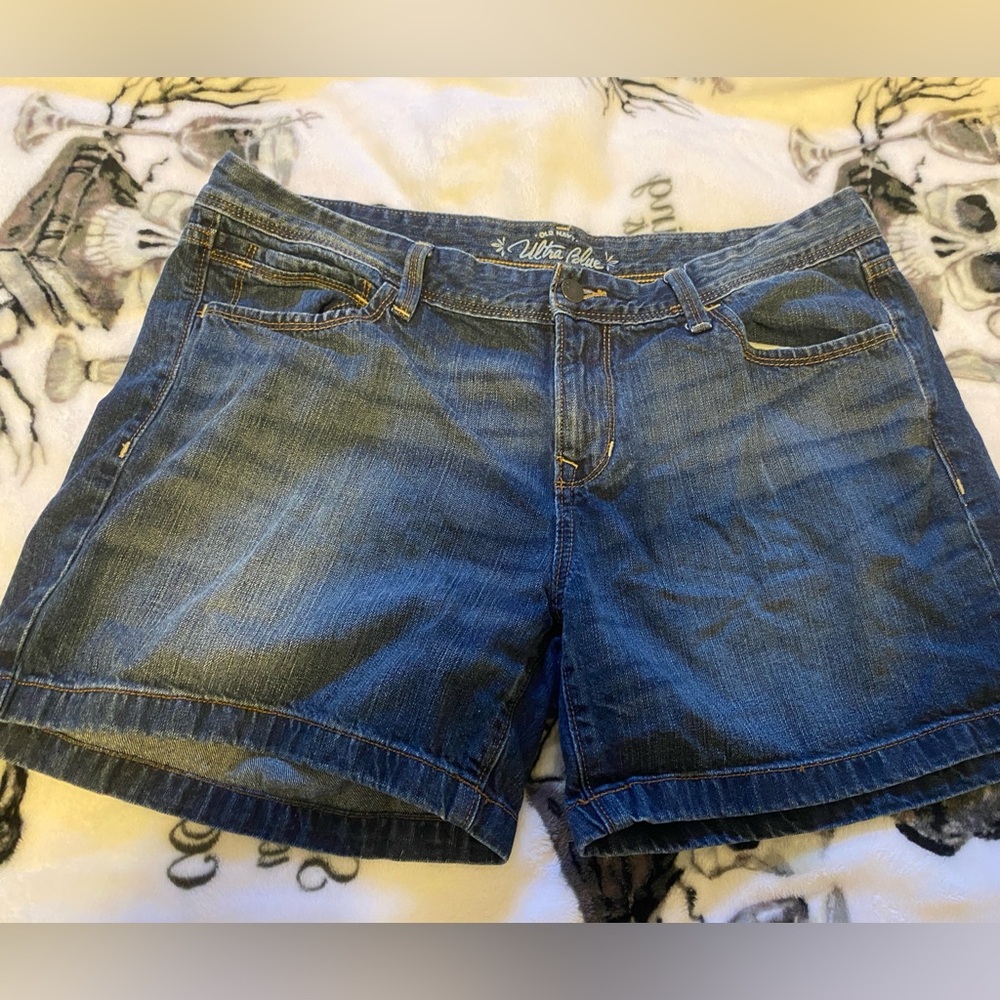 Old navy jean shorts size 14